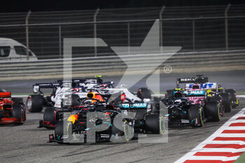 2020-12-06 - Start of the race, 63 RUSSELL George (gbr), Mercedes AMG F1 GP W11 Hybrid EQ Power+, action during the Formula 1 Rolex Sakhir Grand Prix 2020, from December 4 to 6, 2020 on the Bahrain International Circuit, in Sakhir, Bahrain - Photo Antonin Vincent / DPPI - FORMULA 1 ROLEX SAKHIR GRAND PRIX 2020 - SUNDAY - FORMULA 1 - MOTORS