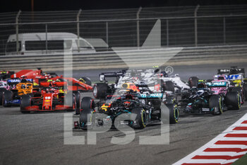 2020-12-06 - start of the race, depart, 63 RUSSELL George (gbr), Mercedes AMG F1 GP W11 Hybrid EQ Power+, action during the Formula 1 Rolex Sakhir Grand Prix 2020, from December 4 to 6, 2020 on the Bahrain International Circuit, in Sakhir, Bahrain - Photo Antonin Vincent / DPPI - FORMULA 1 ROLEX SAKHIR GRAND PRIX 2020 - SUNDAY - FORMULA 1 - MOTORS