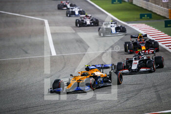 2020-12-06 - 04 NORRIS Lando (gbr), McLaren Renault F1 MCL35, 20 MAGNUSSEN Kevin (dnk), Haas F1 Team VF-20 Ferrari, action during the Formula 1 Rolex Sakhir Grand Prix 2020, from December 4 to 6, 2020 on the Bahrain International Circuit, in Sakhir, Bahrain - Photo Florent Gooden / DPPI - FORMULA 1 ROLEX SAKHIR GRAND PRIX 2020 - SUNDAY - FORMULA 1 - MOTORS