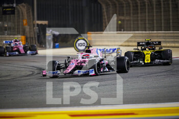 2020-12-06 - 11 PEREZ Sergio (mex), Racing Point F1 RP20, 31 OCON Esteban (fra), Renault F1 Team RS20, action during the Formula 1 Rolex Sakhir Grand Prix 2020, from December 4 to 6, 2020 on the Bahrain International Circuit, in Sakhir, Bahrain - Photo Florent Gooden / DPPI - FORMULA 1 ROLEX SAKHIR GRAND PRIX 2020 - SUNDAY - FORMULA 1 - MOTORS