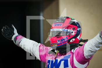 2020-12-06 - PEREZ Sergio (mex), Racing Point F1 RP20, portrait celebrating his first win, celebration, during the Formula 1 Rolex Sakhir Grand Prix 2020, from December 4 to 6, 2020 on the Bahrain International Circuit, in Sakhir, Bahrain - Photo Antonin Vincent / DPPI - FORMULA 1 ROLEX SAKHIR GRAND PRIX 2020 - SUNDAY - FORMULA 1 - MOTORS