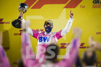 2020-12-06 - PEREZ Sergio (mex), Racing Point F1 RP20, portrait celebrating his first victory on the podium during the Formula 1 Rolex Sakhir Grand Prix 2020, from December 4 to 6, 2020 on the Bahrain International Circuit, in Sakhir, Bahrain - Photo Florent Gooden / DPPI - FORMULA 1 ROLEX SAKHIR GRAND PRIX 2020 - SUNDAY - FORMULA 1 - MOTORS