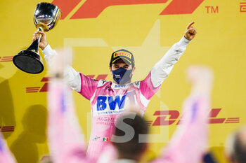 2020-12-06 - PEREZ Sergio (mex), Racing Point F1 RP20, podium, first win during the Formula 1 Rolex Sakhir Grand Prix 2020, from December 4 to 6, 2020 on the Bahrain International Circuit, in Sakhir, Bahrain - Photo Florent Gooden / DPPI - FORMULA 1 ROLEX SAKHIR GRAND PRIX 2020 - SUNDAY - FORMULA 1 - MOTORS