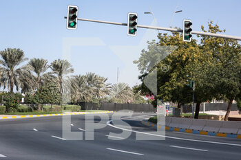 2020-12-10 - Road closed to the biosphere area where only F1 personnel are allowed during the Formula 1 Etihad Airways Abu Dhabi Grand Prix 2020, from December 11 to 13, 2020 on the Yas Marina Circuit, in Abu Dhabi - Photo Antonin Vincent / DPPI - FORMULA 1 ETIHAD AIRWAYS ABU DHABI GRAND PRIX 2020 - THURSDAY - FORMULA 1 - MOTORS