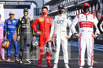2020-12-13 - GASLY Pierre (fra), Scuderia AlphaTauri Honda AT01, Drivers end of season picture during the Formula 1 Etihad Airways Abu Dhabi Grand Prix 2020, from December 11 to 13, 2020 on the Yas Marina Circuit, in Abu Dhabi - Photo Pool F1 / DPPI - FORMULA 1 ETIHAD AIRWAYS ABU DHABI GRAND PRIX 2020 - SUNDAY - FORMULA 1 - MOTORS