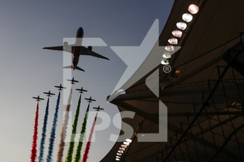 2020-12-13 - Plane show before the start of the race during the Formula 1 Etihad Airways Abu Dhabi Grand Prix 2020, from December 11 to 13, 2020 on the Yas Marina Circuit, in Abu Dhabi - Photo Antonin Vincent / DPPI - FORMULA 1 ETIHAD AIRWAYS ABU DHABI GRAND PRIX 2020 - SUNDAY - FORMULA 1 - MOTORS