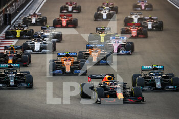 2020-12-13 - start of the race, depart, 33 VERSTAPPEN Max (nld), Aston Martin Red Bull Racing Honda RB16, action during the Formula 1 Etihad Airways Abu Dhabi Grand Prix 2020, from December 11 to 13, 2020 on the Yas Marina Circuit, in Abu Dhabi - Photo Antonin Vincent / DPPI - FORMULA 1 ETIHAD AIRWAYS ABU DHABI GRAND PRIX 2020 - SUNDAY - FORMULA 1 - MOTORS