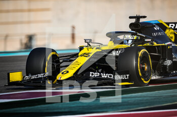 2020-12-15 - 46 ZHOU Guanyu (chi), Renault F1 Team RS20, action during the Formula 1 Abu Dhabi Rookie Test 2020, on December 15, 2020 on the Yas Marina Circuit, in Abu Dhabi - Photo Antonin Vincent / DPPI - FORMULA 1 ABU DHABI ROOKIE TEST 2020 - FORMULA 1 - MOTORS