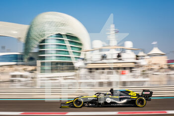 2020-12-15 - 46 ZHOU Guanyu (chi), Renault F1 Team RS20, action during the Formula 1 Abu Dhabi Rookie Test 2020, on December 15, 2020 on the Yas Marina Circuit, in Abu Dhabi - Photo Antonin Vincent / DPPI - FORMULA 1 ABU DHABI ROOKIE TEST 2020 - FORMULA 1 - MOTORS