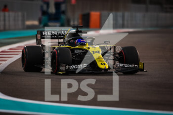 2020-12-15 - 14 ALONSO Fernando (esp), Renault F1 Team RS20, action during the Formula 1 Abu Dhabi Rookie Test 2020, on December 15, 2020 on the Yas Marina Circuit, in Abu Dhabi - Photo Antonin Vincent / DPPI - FORMULA 1 ABU DHABI ROOKIE TEST 2020 - FORMULA 1 - MOTORS