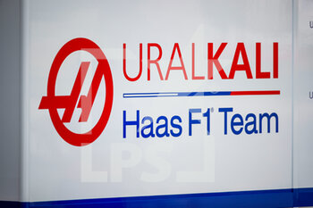 2021-03-11 - UralKali, new sponsor of Haas F1 Team, ambiance during the Formula 1 Pre-season testing 2020 from March 12 to 14, 2021 on the Bahrain International Circuit, in Sakhir, Bahrain - Photo Florent Gooden / DPPI - FORMULA 1 PRE-SEASON TESTING 2021 - FORMULA 1 - MOTORS