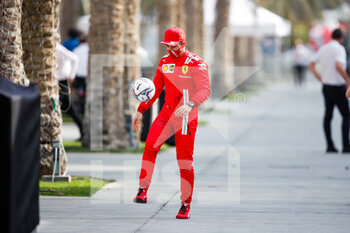 2021-03-11 - LECLERC Charles (mco), Scuderia Ferrari SF21, portrait during the Formula 1 Pre-season testing 2020 from March 12 to 14, 2021 on the Bahrain International Circuit, in Sakhir, Bahrain - Photo Florent Gooden / DPPI - FORMULA 1 PRE-SEASON TESTING 2021 - FORMULA 1 - MOTORS