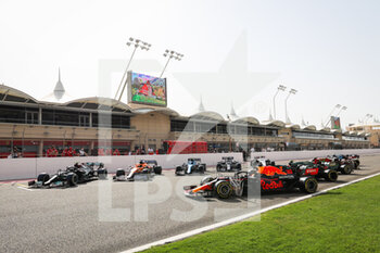 2021-03-12 - Family picture during the Formula 1 Pre-season testing 2020 from March 12 to 14, 2021 on the Bahrain International Circuit, in Sakhir, Bahrain - Photo Antonin Vincent / DPPI - FORMULA 1 PRE-SEASON TESTING 2021 - FORMULA 1 - MOTORS