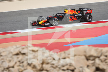 2021-03-13 - 11 PEREZ Sergio (mex), Red Bull Racing Honda RB16B, action during the Formula 1 Pre-season testing 2020 from March 12 to 14, 2021 on the Bahrain International Circuit, in Sakhir, Bahrain - Photo Antonin Vincent / DPPI - FORMULA 1 PRE-SEASON TESTING 2021 - FORMULA 1 - MOTORS