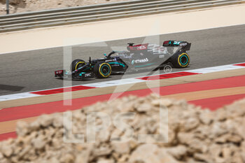 2021-03-13 - 44 HAMILTON Lewis (gbr), Mercedes AMG F1 GP W12 E Performance, action during the Formula 1 Pre-season testing 2020 from March 12 to 14, 2021 on the Bahrain International Circuit, in Sakhir, Bahrain - Photo Antonin Vincent / DPPI - FORMULA 1 PRE-SEASON TESTING 2021 - FORMULA 1 - MOTORS