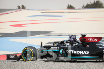 2021-03-13 - HAMILTON Lewis (gbr), Mercedes AMG F1 GP W12 E Performance, portrait during the Formula 1 Pre-season testing 2020 from March 12 to 14, 2021 on the Bahrain International Circuit, in Sakhir, Bahrain - Photo Antonin Vincent / DPPI - FORMULA 1 PRE-SEASON TESTING 2021 - FORMULA 1 - MOTORS