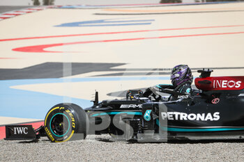 2021-03-13 - HAMILTON Lewis (gbr), Mercedes AMG F1 GP W12 E Performance, portrait during the Formula 1 Pre-season testing 2020 from March 12 to 14, 2021 on the Bahrain International Circuit, in Sakhir, Bahrain - Photo Antonin Vincent / DPPI - FORMULA 1 PRE-SEASON TESTING 2021 - FORMULA 1 - MOTORS