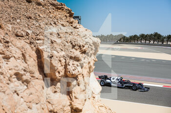2021-03-14 - 10 GASLY Pierre (fra), Scuderia AlphaTauri Honda AT02, action during the Formula 1 Pre-season testing 2020 from March 12 to 14, 2021 on the Bahrain International Circuit, in Sakhir, Bahrain - Photo Antonin Vincent / DPPI - FORMULA 1 PRE-SEASON TESTING 2021 - FORMULA 1 - MOTORS