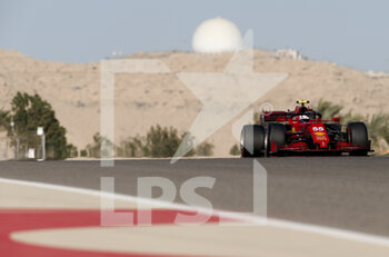 2021-03-14 - 55 SAINZ Carlos (spa), Scuderia Ferrari SF21, action during the Formula 1 Pre-season testing 2020 from March 12 to 14, 2021 on the Bahrain International Circuit, in Sakhir, Bahrain - Photo DPPI - FORMULA 1 PRE-SEASON TESTING 2021 - FORMULA 1 - MOTORS