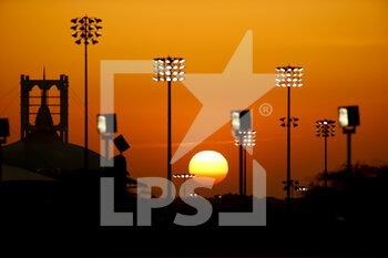 2021-03-14 - sunset during the Formula 1 Pre-season testing 2020 from March 12 to 14, 2021 on the Bahrain International Circuit, in Sakhir, Bahrain - Photo DPPI - FORMULA 1 PRE-SEASON TESTING 2021 - FORMULA 1 - MOTORS