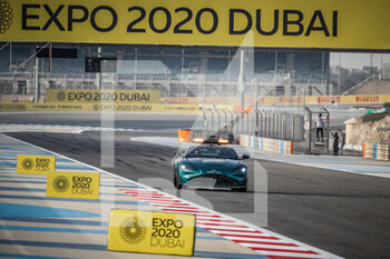 2021-03-25 - safety car, during Formula 1 Gulf Air Bahrain Grand Prix 2021 from March 26 to 28, 2021 on the Bahrain International Circuit, in Sakhir, Bahrain - Photo Frédéric Le Floc?h / DPPI - FORMULA 1 GULF AIR BAHRAIN GRAND PRIX 2021 - FORMULA 1 - MOTORS