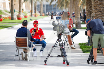 2021-03-25 - LECLERC Charles (mco), Scuderia Ferrari SF21, portrait interview Canal+ during Formula 1 Gulf Air Bahrain Grand Prix 2021 from March 26 to 28, 2021 on the Bahrain International Circuit, in Sakhir, Bahrain - Photo Florent Gooden / DPPI - FORMULA 1 GULF AIR BAHRAIN GRAND PRIX 2021 - FORMULA 1 - MOTORS
