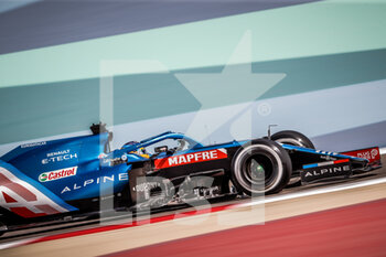 2021-03-26 - ALONSO Fernando (spa), Alpine F1 A521, action during Formula 1 Gulf Air Bahrain Grand Prix 2021 from March 26 to 28, 2021 on the Bahrain International Circuit, in Sakhir, Bahrain - Photo Frédéric Le Floc?h / DPPI - FORMULA 1 GULF AIR BAHRAIN GRAND PRIX 2021 - FORMULA 1 - MOTORS