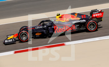 2021-03-26 - 11 PEREZ Sergio (mex), Red Bull Racing Honda RB16B, action during Formula 1 Gulf Air Bahrain Grand Prix 2021 from March 26 to 28, 2021 on the Bahrain International Circuit, in Sakhir, Bahrain - Photo DPPI - FORMULA 1 GULF AIR BAHRAIN GRAND PRIX 2021 - FORMULA 1 - MOTORS
