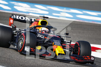 2021-03-26 - 33 VERSTAPPEN Max (nld), Red Bull Racing Honda RB16B, action during Formula 1 Gulf Air Bahrain Grand Prix 2021 from March 26 to 28, 2021 on the Bahrain International Circuit, in Sakhir, Bahrain - Photo Frédéric Le Floc?h / DPPI - FORMULA 1 GULF AIR BAHRAIN GRAND PRIX 2021 - FORMULA 1 - MOTORS