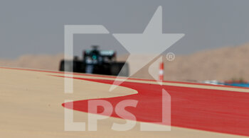 2021-03-26 - 44 HAMILTON Lewis (gbr), Mercedes AMG F1 GP W12 E Performance, action during Formula 1 Gulf Air Bahrain Grand Prix 2021 from March 26 to 28, 2021 on the Bahrain International Circuit, in Sakhir, Bahrain - Photo DPPI - FORMULA 1 GULF AIR BAHRAIN GRAND PRIX 2021 - FORMULA 1 - MOTORS