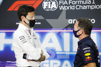 2021-03-26 - WOLFF Toto (aut), Team Principal & CEO Mercedes AMG F1 GP, HORNER Christian (gbr), Team Principal of Red Bull Racing, portrait, press conference during Formula 1 Gulf Air Bahrain Grand Prix 2021 from March 26 to 28, 2021 on the Bahrain International Circuit, in Sakhir, Bahrain - Photo Frédéric Le Floc?h / DPPI - FORMULA 1 GULF AIR BAHRAIN GRAND PRIX 2021 - FORMULA 1 - MOTORS
