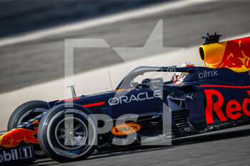 2021-03-27 - VERSTAPPEN Max (ned), Red Bull Racing Honda RB16B, action during Formula 1 Gulf Air Bahrain Grand Prix 2021 from March 26 to 28, 2021 on the Bahrain International Circuit, in Sakhir, Bahrain - Photo Frédéric Le Floc?h / DPPI - FORMULA 1 GULF AIR BAHRAIN GRAND PRIX 2021 - FORMULA 1 - MOTORS