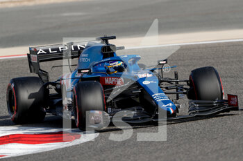 2021-03-27 - 14 ALONSO Fernando (spa), Alpine F1 A521, action during Formula 1 Gulf Air Bahrain Grand Prix 2021 from March 26 to 28, 2021 on the Bahrain International Circuit, in Sakhir, Bahrain - Photo Frédéric Le Floc?h / DPPI - FORMULA 1 GULF AIR BAHRAIN GRAND PRIX 2021 - FORMULA 1 - MOTORS