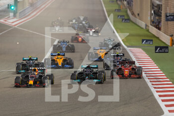 2021-03-28 - 33 VERSTAPPEN Max (nld), Red Bull Racing Honda RB16B, action , 44 HAMILTON Lewis (gbr), Mercedes AMG F1 GP W12 E Performance, action 16 LECLERC Charles (mco), Scuderia Ferrari SF21, action start of the race, depart, during Formula 1 Gulf Air Bahrain Grand Prix 2021 from March 26 to 28, 2021 on the Bahrain International Circuit, in Sakhir, Bahrain - Photo Frédéric Le Floc?h / DPPI - FORMULA 1 GULF AIR BAHRAIN GRAND PRIX 2021 - FORMULA 1 - MOTORS