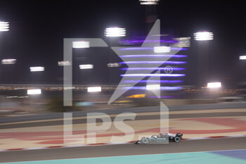 2021-03-28 - 44 HAMILTON Lewis (gbr), Mercedes AMG F1 GP W12 E Performance, action during Formula 1 Gulf Air Bahrain Grand Prix 2021 from March 26 to 28, 2021 on the Bahrain International Circuit, in Sakhir, Bahrain - Photo Frédéric Le Floc?h / DPPI - FORMULA 1 GULF AIR BAHRAIN GRAND PRIX 2021 - FORMULA 1 - MOTORS