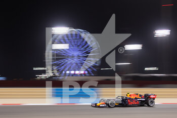 2021-03-28 - 11 PEREZ Sergio (mex), Red Bull Racing Honda RB16B, action during Formula 1 Gulf Air Bahrain Grand Prix 2021 from March 26 to 28, 2021 on the Bahrain International Circuit, in Sakhir, Bahrain - Photo Frédéric Le Floc?h / DPPI - FORMULA 1 GULF AIR BAHRAIN GRAND PRIX 2021 - FORMULA 1 - MOTORS