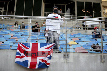 2021-03-28 - Fans back in the grandstands if they get the covid previously or if they are vaccinated during Formula 1 Gulf Air Bahrain Grand Prix 2021 from March 26 to 28, 2021 on the Bahrain International Circuit, in Sakhir, Bahrain - Photo DPPI - FORMULA 1 GULF AIR BAHRAIN GRAND PRIX 2021 - FORMULA 1 - MOTORS