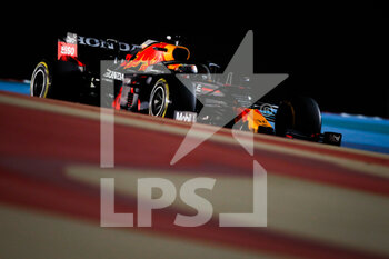 2021-03-28 - VERSTAPPEN Max (ned), Red Bull Racing Honda RB16B, action during Formula 1 Gulf Air Bahrain Grand Prix 2021 from March 26 to 28, 2021 on the Bahrain International Circuit, in Sakhir, Bahrain - Photo Florent Gooden / DPPI - FORMULA 1 GULF AIR BAHRAIN GRAND PRIX 2021 - FORMULA 1 - MOTORS