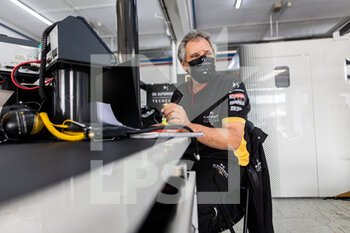 2021-04-23 - ingenieur engineer DS Techeetah, DS E-Tense FE20, portrait during the 2021 Valencia ePrix, 3rd meeting of the 2020-21 Formula E World Championship, on the Circuit Ricardo Tormo from April 23 to 25, in Valencia, Spain - Photo Germain Hazard / DPPI - 2021 VALENCIA EPRIX, 3RD MEETING OF THE 2020-21 FORMULA E WORLD CHAMPIONSHIP - FORMULA E - MOTORS
