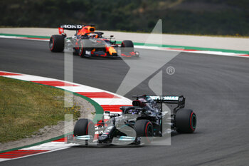 2021-05-01 - 44 HAMILTON Lewis (gbr), Mercedes AMG F1 GP W12 E Performance, action and 33 VERSTAPPEN Max (nld), Red Bull Racing Honda RB16B, action during the Formula 1 Heineken Grande Prémio de Portugal 2021 from April 30 to May 2, 2021 on the Algarve International Circuit, in Portimao, Portugal - Photo Xavi Bonilla / DPPI - FORMULA 1 HEINEKEN GRANDE PREMIO DE PORTUGAL 2021 - FORMULA 1 - MOTORS