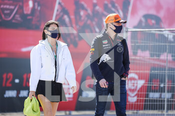 2021-05-02 - VERSTAPPEN Max (ned), Red Bull Racing Honda RB16B, with PIQUET Kelly, portrait during the Formula 1 Heineken Grande Prémio de Portugal 2021 from April 30 to May 2, 2021 on the Algarve International Circuit, in Portimao, Portugal - Photo Antonin Vincent / DPPI - FORMULA 1 HEINEKEN GRANDE PREMIO DE PORTUGAL 2021 - FORMULA 1 - MOTORS