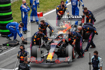 2021-05-09 - 33 VERSTAPPEN Max (nld), Red Bull Racing Honda RB16B, starting grid, grille de depart, during the Formula 1 Aramco Gran Premio De Espana 2021 from May 07 to 10, 2021 on the Circuit de Barcelona-Catalunya, in Montmelo, near Barcelona, Spain - Photo Antonin Vincent / DPPI - FORMULA 1 ARAMCO GRAN PREMIO DE ESPANA 2021 - FORMULA 1 - MOTORS