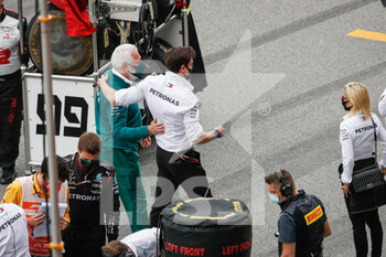 2021-05-09 - STROLL Lawrence (can), Aston Martin F1 owner, portrait WOLFF Toto (aut), Team Principal & CEO Mercedes AMG F1 GP, portrait starting grid, grille de depart, during the Formula 1 Aramco Gran Premio De Espana 2021 from May 07 to 10, 2021 on the Circuit de Barcelona-Catalunya, in Montmelo, near Barcelona, Spain - Photo Antonin Vincent / DPPI - FORMULA 1 ARAMCO GRAN PREMIO DE ESPANA 2021 - FORMULA 1 - MOTORS