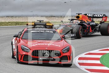 2021-05-09 - Safety car during the Formula 1 Aramco Gran Premio De Espana 2021 from May 07 to 10, 2021 on the Circuit de Barcelona-Catalunya, in Montmelo, near Barcelona, Spain - Photo DPPI - FORMULA 1 ARAMCO GRAN PREMIO DE ESPANA 2021 - FORMULA 1 - MOTORS