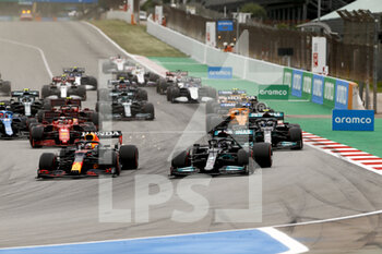 2021-05-09 - start of the race, depart, 33 VERSTAPPEN Max (nld), Red Bull Racing Honda RB16B, 44 HAMILTON Lewis (gbr), Mercedes AMG F1 GP W12 E Performance, action during the Formula 1 Aramco Gran Premio De Espana 2021 from May 07 to 10, 2021 on the Circuit de Barcelona-Catalunya, in Montmelo, near Barcelona, Spain - Photo DPPI - FORMULA 1 ARAMCO GRAN PREMIO DE ESPANA 2021 - FORMULA 1 - MOTORS