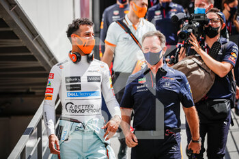 2021-05-20 - HORNER Christian (gbr), Team Principal of Red Bull Racing, RICCIARDO Daniel (aus), McLaren MCL35M, portrait during the 2021 Formula One World Championship, Grand Prix of Monaco from on May 20 to 23 in Monaco - Photo Antonin Vincent / DPPI - 2021 FORMULA ONE WORLD CHAMPIONSHIP, GRAND PRIX OF MONACO - FORMULA 1 - MOTORS