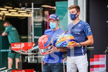 2021-05-21 - RUSSELL George (gbr), Williams Racing F1 FW43B, ALONSO Fernando (spa), Alpine F1 A521, portrait, helmet, casque, swap during the 2021 Formula One World Championship, Grand Prix of Monaco from on May 20 to 23 in Monaco - Photo Antonin Vincent / DPPI - 2021 FORMULA ONE WORLD CHAMPIONSHIP, GRAND PRIX OF MONACO - FORMULA 1 - MOTORS