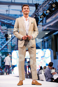 2021-05-21 - RUSSELL George (gbr), Williams Racing F1 FW43B, portrait at the Amber Lounge fashion show during the 2021 Formula One World Championship, Grand Prix of Monaco from on May 20 to 23 in Monaco - Photo Florent Gooden / DPPI - 2021 FORMULA ONE WORLD CHAMPIONSHIP, GRAND PRIX OF MONACO - FORMULA 1 - MOTORS