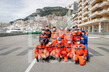 2021-05-23 - marshall, commissaire de piste, during the 2021 Formula One World Championship, Grand Prix of Monaco from on May 20 to 23 in Monaco - Photo Antonin Vincent / DPPI - 2021 FORMULA ONE WORLD CHAMPIONSHIP, GRAND PRIX OF MONACO - FORMULA 1 - MOTORS