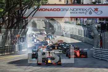 2021-05-23 - start of the race, depart, 33 VERSTAPPEN Max (nld), Red Bull Racing Honda RB16B, 55 SAINZ Carlos (spa), Scuderia Ferrari SF21, action during the 2021 Formula One World Championship, Grand Prix of Monaco from on May 20 to 23 in Monaco - Photo Antonin Vincent / DPPI - 2021 FORMULA ONE WORLD CHAMPIONSHIP, GRAND PRIX OF MONACO - FORMULA 1 - MOTORS